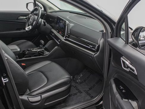 Used 2025 Kia Sportage EX FWD image 22