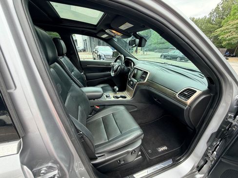 Used 2014 Jeep Grand Cherokee Overland AWD/4WD image 14