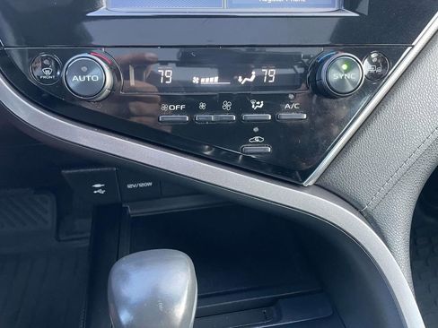 Used 2018 Toyota Camry XSE image 41