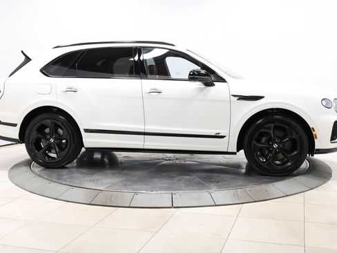 Used 2022 Bentley Bentayga AWD/4WD image 80