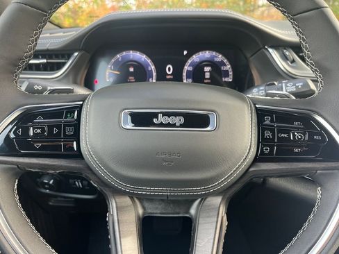 New 2025 Jeep Grand Cherokee L Overland w/ Luxury Tech Group IV AWD/4WD image 17