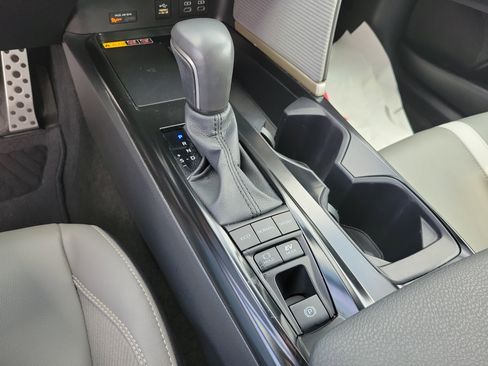 Used 2025 Toyota Camry SE w/ Multimedia Upgrade Package FWD image 19