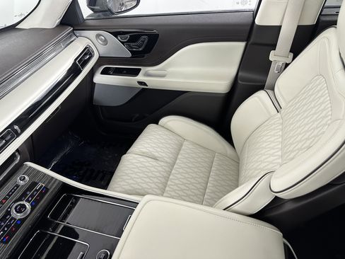 Used 2024 Lincoln Aviator Black Label w/ Dynamic Handling Package image 11