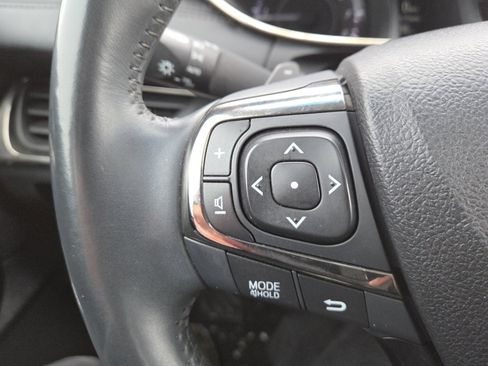 Used 2016 Toyota Avalon Limited image 32