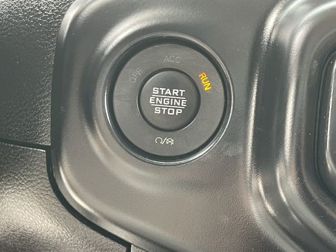 Certified 2022 Jeep Wrangler Sport AWD/4WD image 24