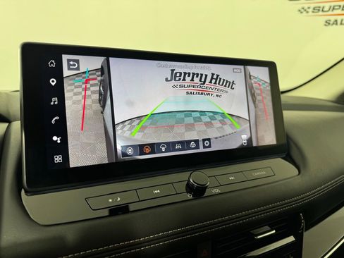 Used 2025 Nissan Rogue SL w/ Tech Package FWD image 21