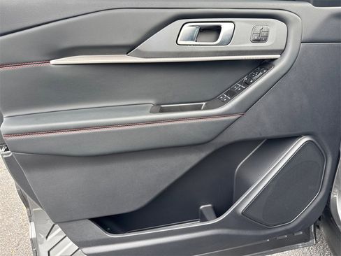 Used 2025 Ford Explorer ST-Line w/ Premium Package image 11