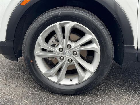 Used 2020 Buick Encore GX Preferred w/ Cold Weather Comfort Package image 9