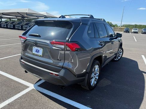 Used 2025 Toyota RAV4 XLE Premium FWD image 5