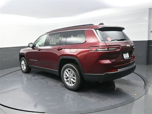New 2025 Jeep Grand Cherokee L Laredo image 5
