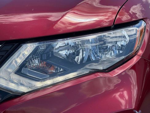 Used 2020 Nissan Rogue SV w/ Sun & Sound Touring Package AWD/4WD image 10