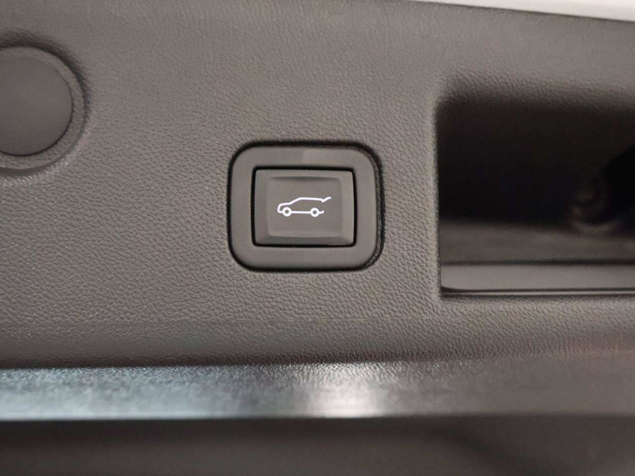 Used 2024 Chevrolet Equinox LT FWD image 48