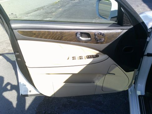 Used 2014 Hyundai Equus Signature RWD image 17
