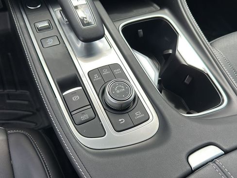 Used 2025 INFINITI QX60 Luxe FWD image 18