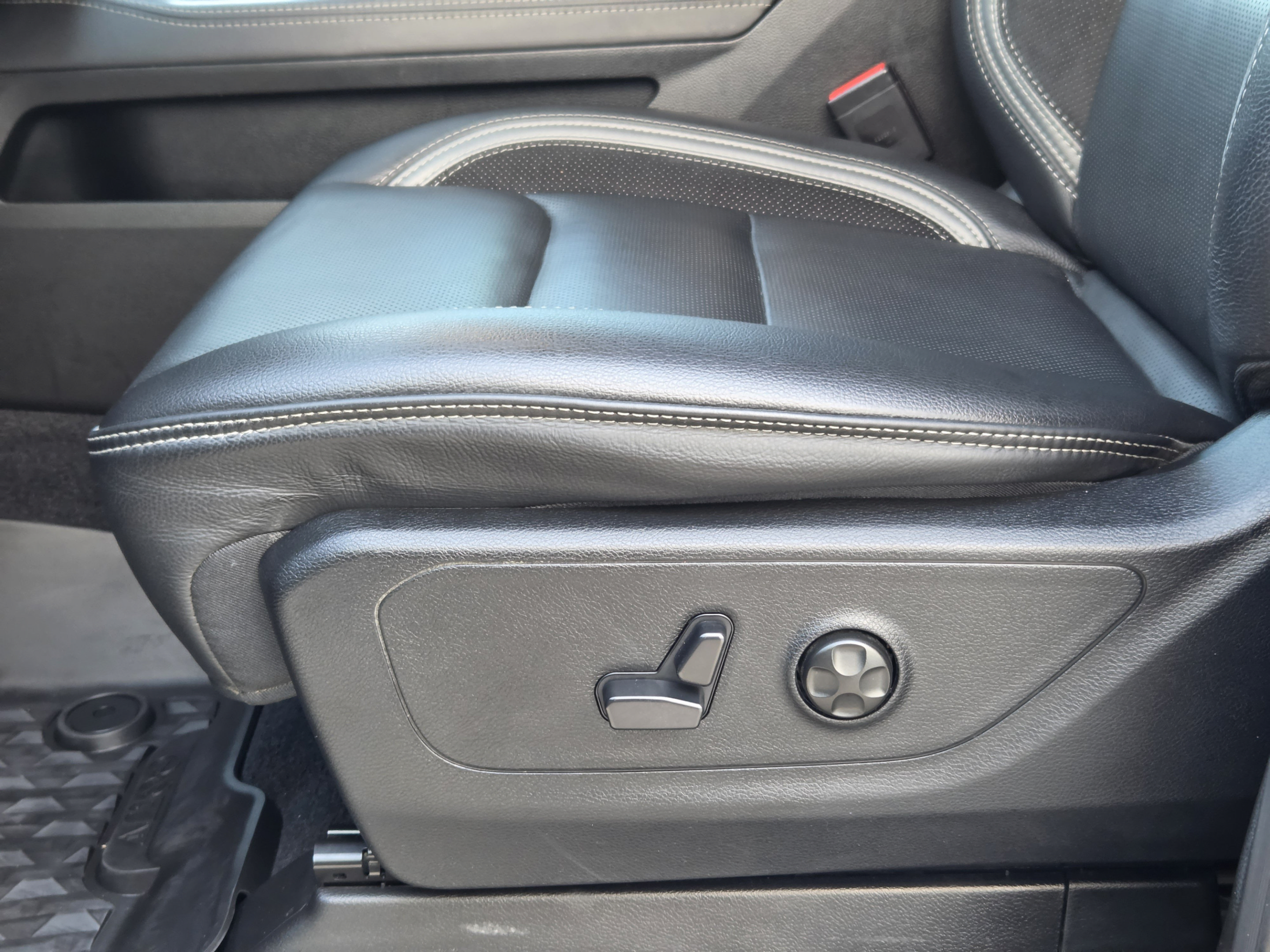 Used 2026 RAM 1500 RHO w/ Bed Utility Group AWD/4WD image 18