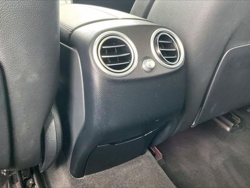 Used 2022 Mercedes-Benz GLC 300 image 32