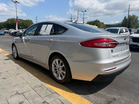 Used 2019 Ford Fusion SE FWD image 6