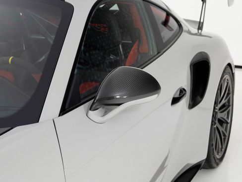 Used 2018 Porsche 911 GT2 RS image 60