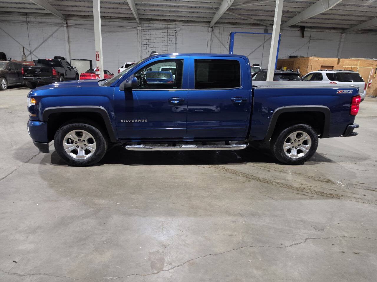 Used 2017 Chevrolet Silverado 1500 LT w/ All Star Edition AWD/4WD image 4