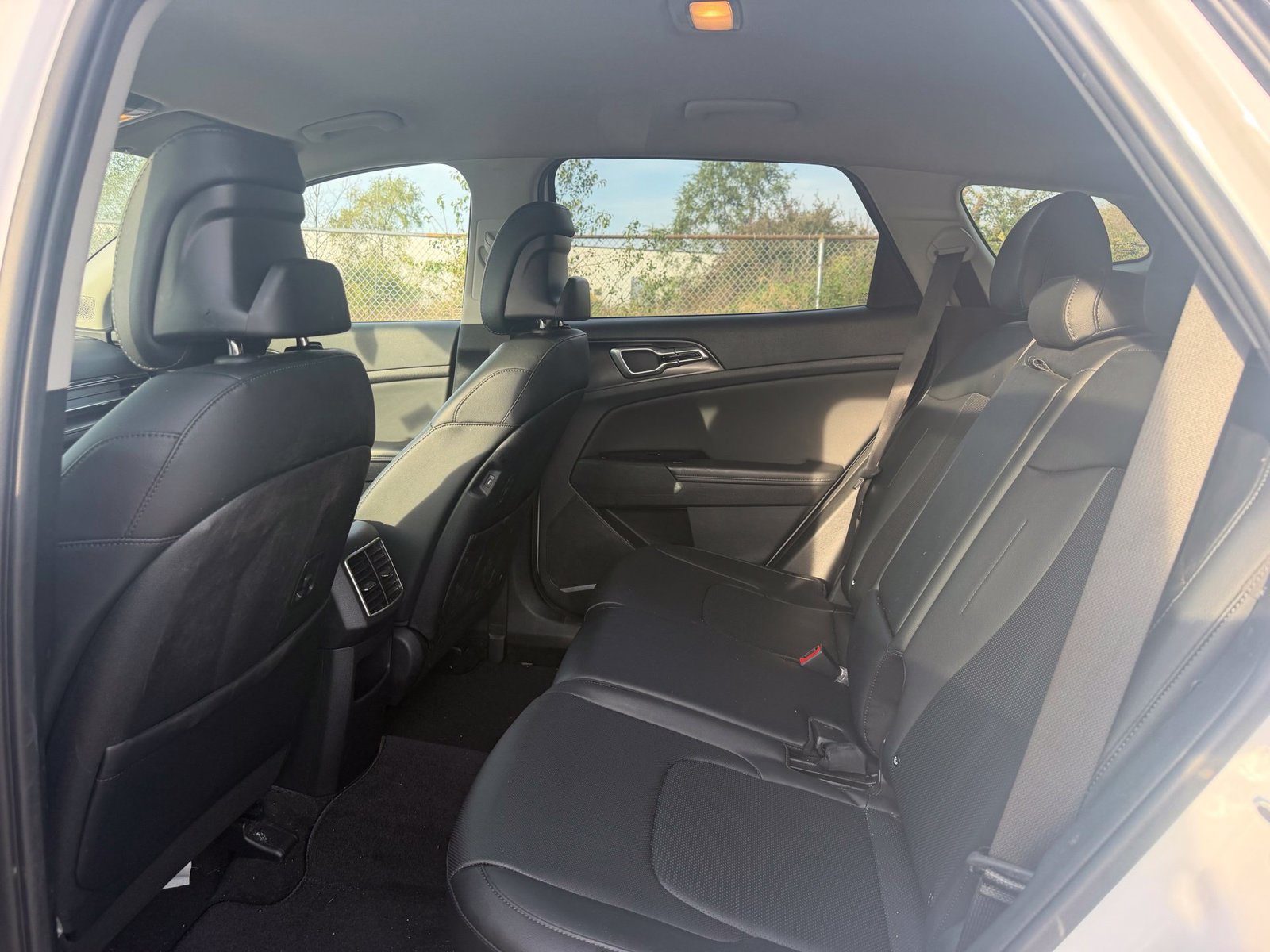 Used 2024 Kia Sportage EX AWD/4WD image 10