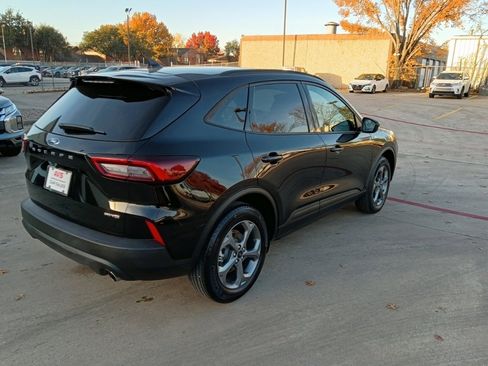 Used 2025 Ford Escape ST-Line image 9