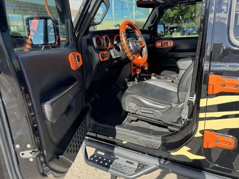 Used 2021 Jeep Gladiator Mojave AWD/4WD image 9
