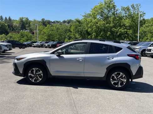 Used 2024 Subaru Crosstrek 2.0i Premium AWD/4WD image 2