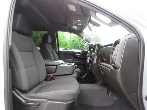 Used 2022 Chevrolet Silverado 1500 Custom AWD/4WD image 13
