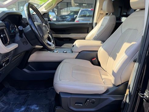 Used 2023 Ford Expedition Limited image 17