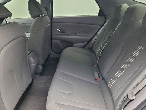 Used 2023 Hyundai Elantra SEL image 18