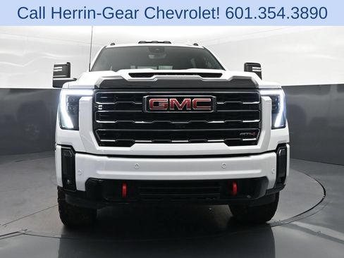 Used 2024 GMC Sierra 2500 AT4 w/ AT4 Premium Plus Package AWD/4WD image 10
