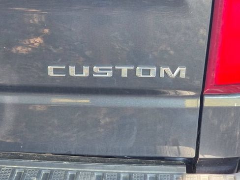 Used 2021 Chevrolet Silverado 1500 Custom Trail Boss w/ LPO, Dark Essentials Package AWD/4WD image 4