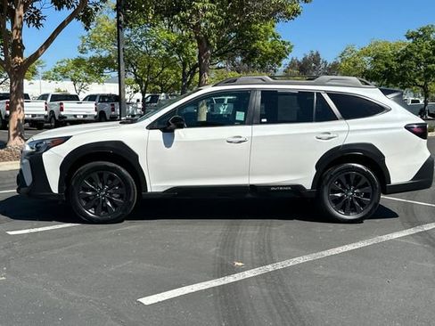 Used 2023 Subaru Outback Onyx Edition AWD/4WD image 7