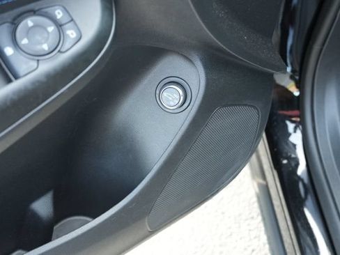 Used 2025 Buick Envista Sport Touring w/ Convenience I Package FWD image 23