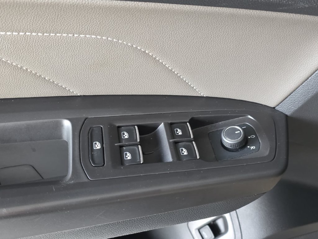 Used 2023 Volkswagen Atlas Cross Sport SE FWD image 27