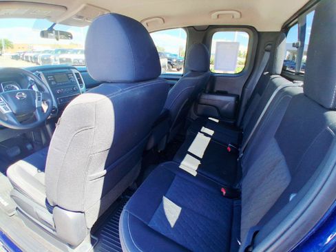 Used 2017 Nissan Titan SV AWD/4WD image 18