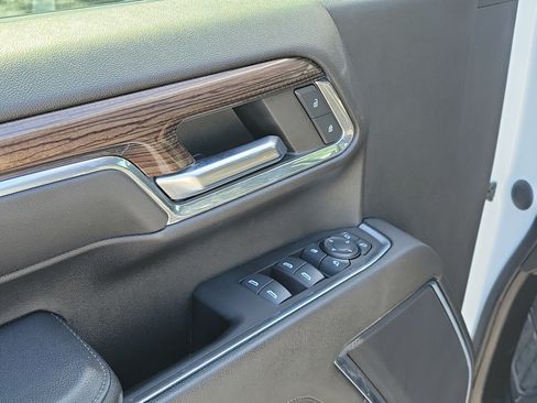 Used 2024 Chevrolet Silverado 2500 LT AWD/4WD image 20