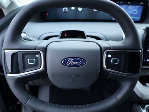 New 2025 Ford Expedition Active image 3