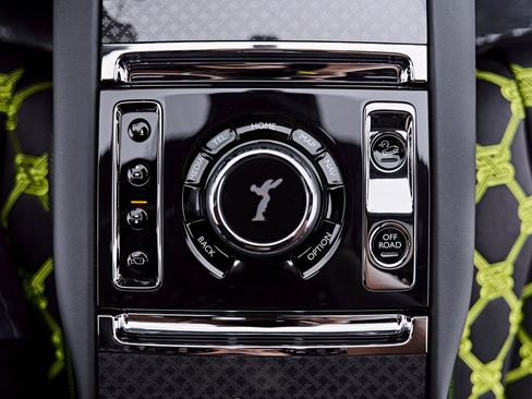 Used 2025 Rolls-Royce Cullinan Black Badge AWD/4WD image 69