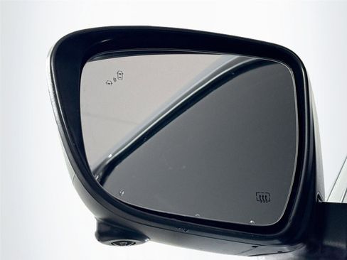 Used 2022 Nissan Frontier Pro-X image 5