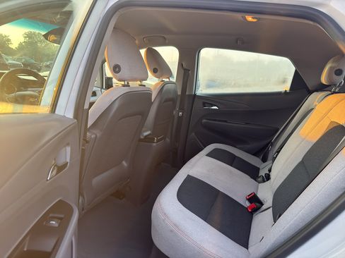 Used 2017 Chevrolet Bolt LT FWD image 29