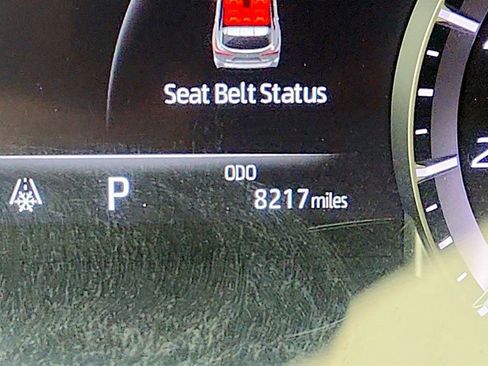 Used 2023 Toyota Highlander XLE image 16