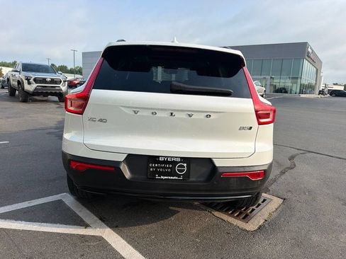 Used 2024 Volvo XC40 B5 Plus w/ Protection Package Premier AWD/4WD image 3