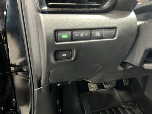 Used 2022 Nissan Sentra SV w/ All-Weather Package FWD image 30
