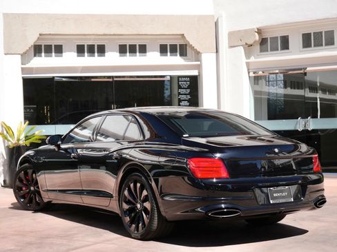 New 2026 Bentley Flying Spur Plug-In Hybrid AWD/4WD image 3