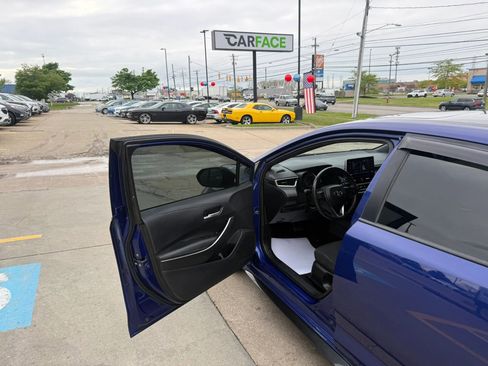 Used 2021 Toyota Corolla SE w/ SE Premium Package FWD image 17