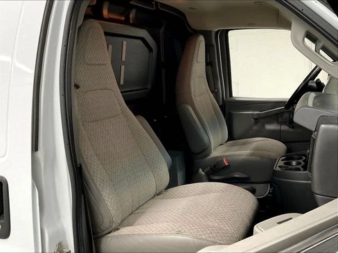 Used 2021 Chevrolet Express 2500 w/ Driver Convenience Package RWD image 11