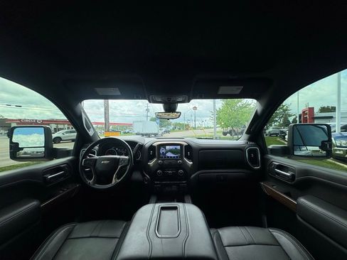 Used 2021 Chevrolet Silverado 2500 High Country w/ Z71 Off-Road Package AWD/4WD image 9