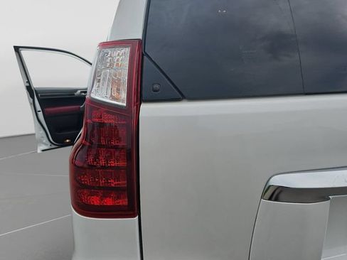 Used 2022 Lexus GX 460 Premium w/ Accessory Package AWD/4WD image 39
