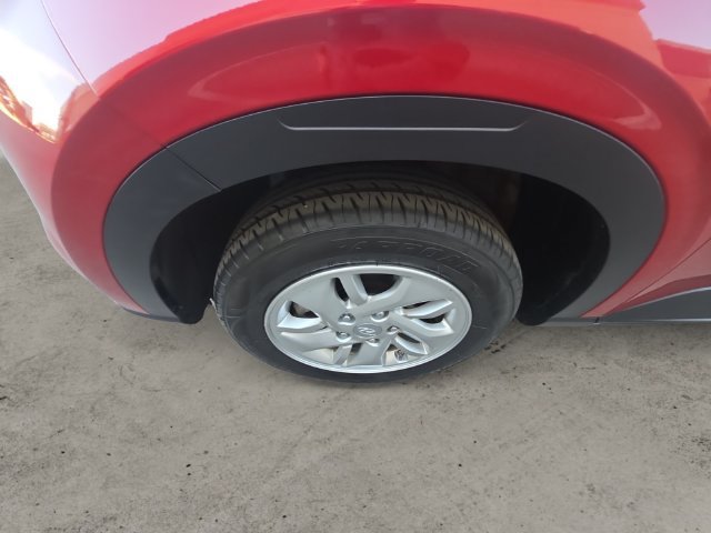 Used 2023 Hyundai Venue FWD image 9